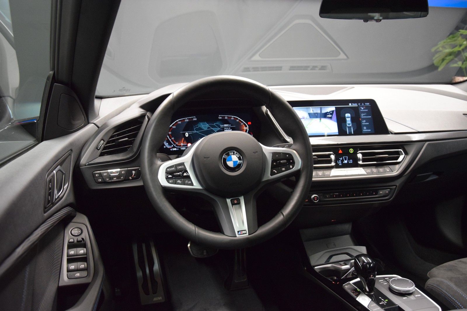 Fahrzeugabbildung BMW 218 i M Sport Gran Coupé HuD Pano Schale ACC