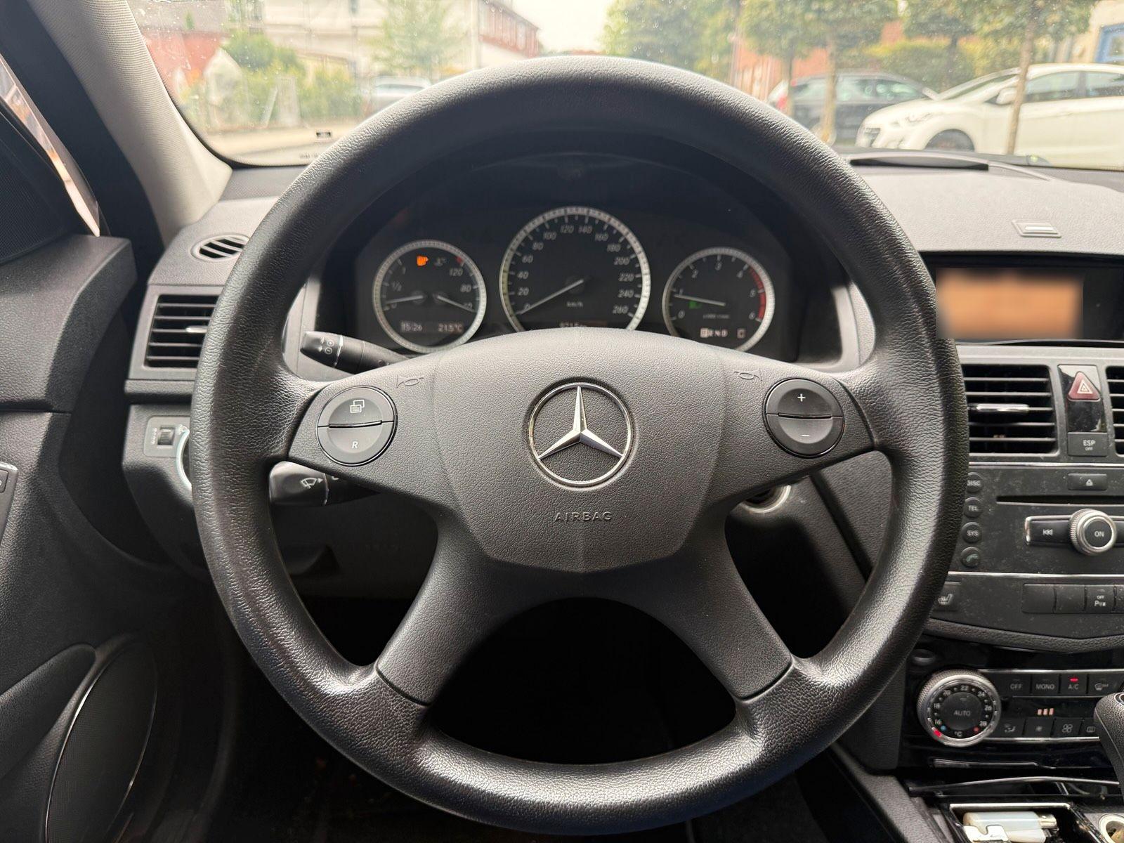 Mercedes-Benz C200 2008 — photo 14