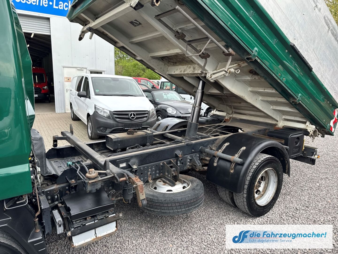 Fahrzeugabbildung Mitsubishi Fuso CANTER eFH Radio