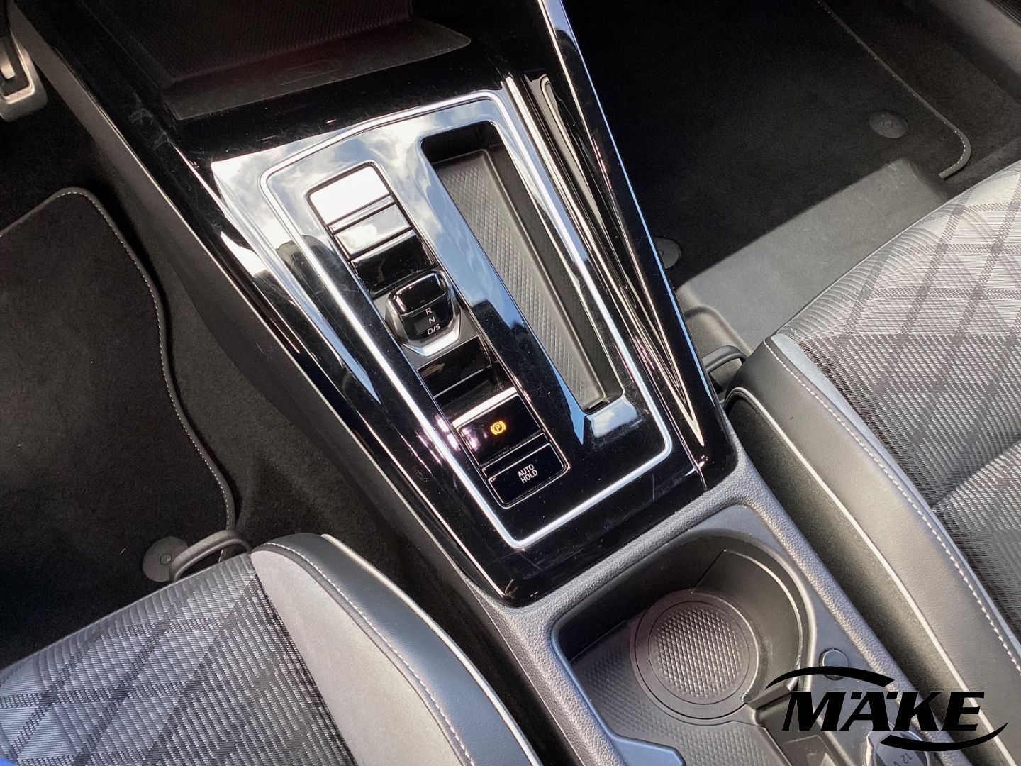 Golf R-Line 1.5 eTSI DSG ACC IQ.L NAV RFK