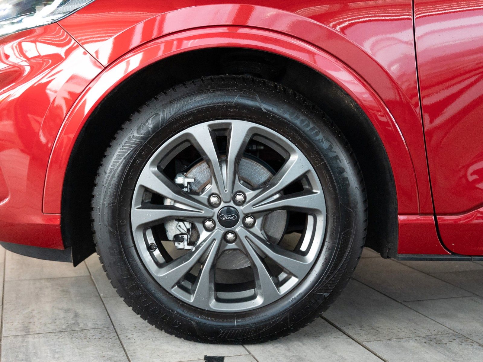 Fahrzeugabbildung Ford Kuga ST-Line KEYLESS/KAMERA/NAVI/WINTER-P.