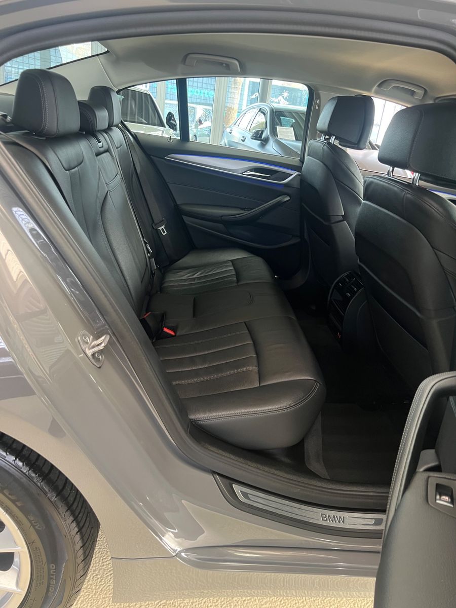 Fahrzeugabbildung BMW 520 d Lim. Mild Hybrid *SITZBELÜFTUNG*MEMORY*