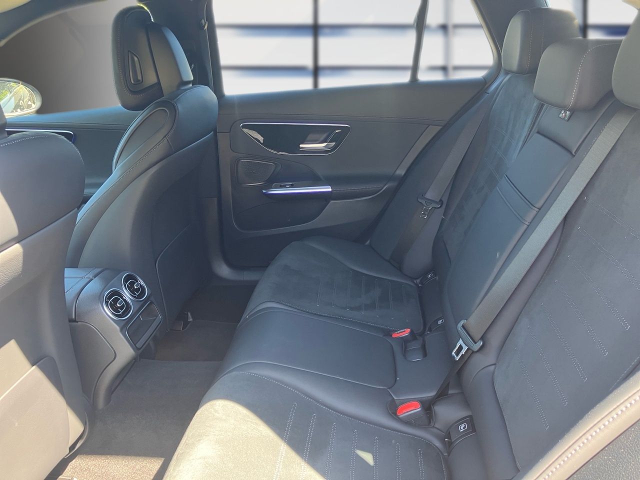 Fahrzeugabbildung Mercedes-Benz C 180 T AMG+EDITION+NIGHT+STANDHEIZ+LENKRADH+360