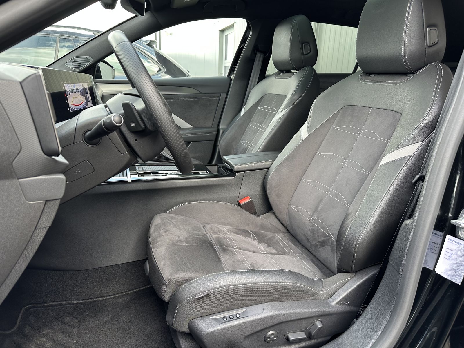Fahrzeugabbildung Opel Astra SpT 1.5 D Aut. GS NAV+LED+PANO+18ZOLL+1HD