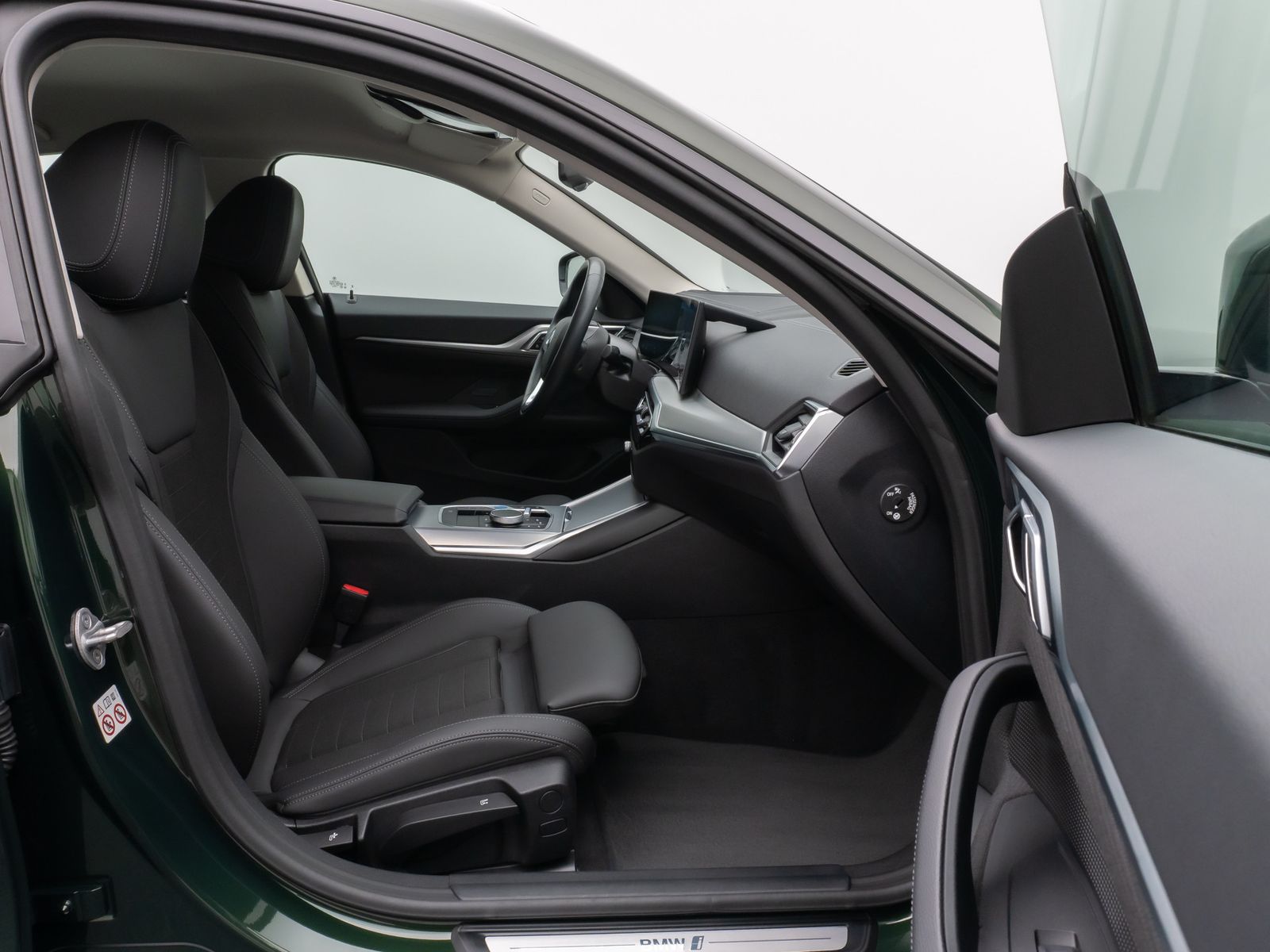 Fahrzeugabbildung BMW i4 eD40 Gran Coupè Kamera DAB HUD Alarm Komfort