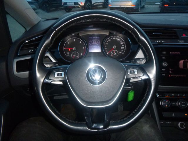 Fahrzeugabbildung Volkswagen Touran 2.0 TDI Comfortline>AUT/AHK/ACC/PDC/SHZ<
