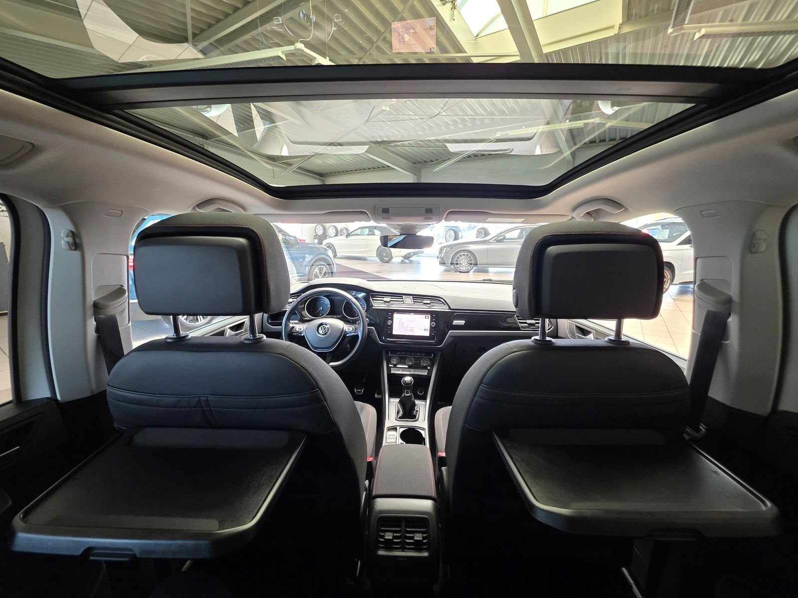 Fahrzeugabbildung Volkswagen Touran 1.4 TSI Sound/1.Hd/Navi/LED/Pano/ACC
