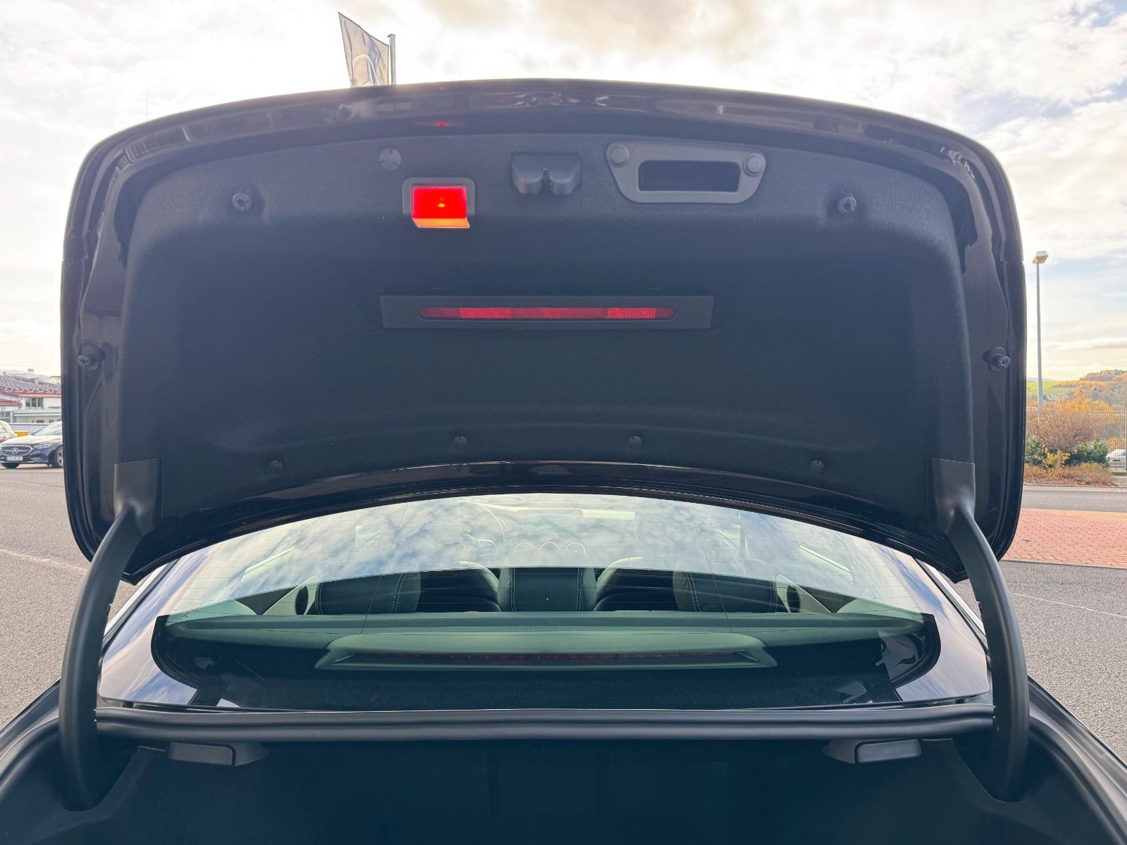 Fahrzeugabbildung Mercedes-Benz C 200 C Limousine+Avantgarde+AHK+RFK+TotW