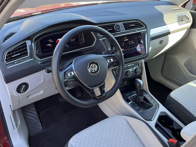 Fahrzeugabbildung Volkswagen Tiguan Comfortline 2.0 TDI+DSG+ACC+LED+PANO