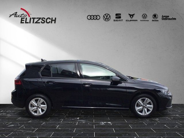 Fahrzeugabbildung Volkswagen Golf VIII TSI Life Standhzg. LED AHK Navi Pano A