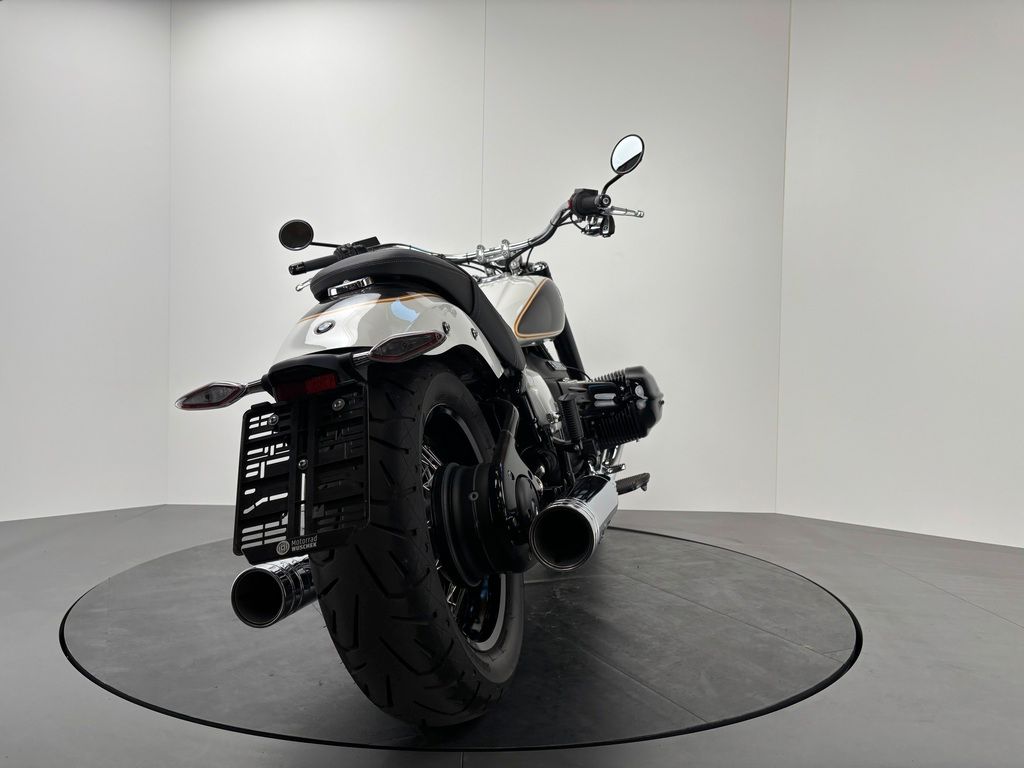 Fahrzeugabbildung BMW R18 *JEKILL&HYDE-AUSPUFF *BEACHBAR-LENKER