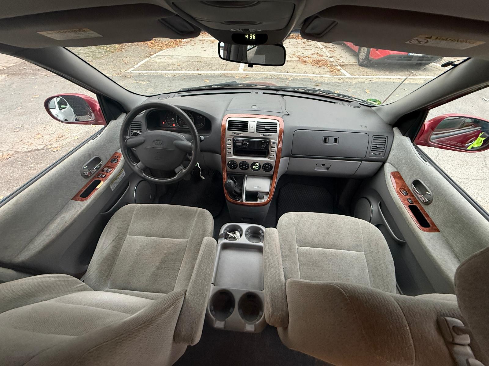 Kia Carnival 2006 — engine 2.902 cm³, 144 HP (106kW)