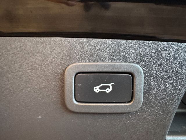 Jaguar E-Pace *HEAD-UP*PANO*MEMORY*KEYLESS*ACC*NAV*