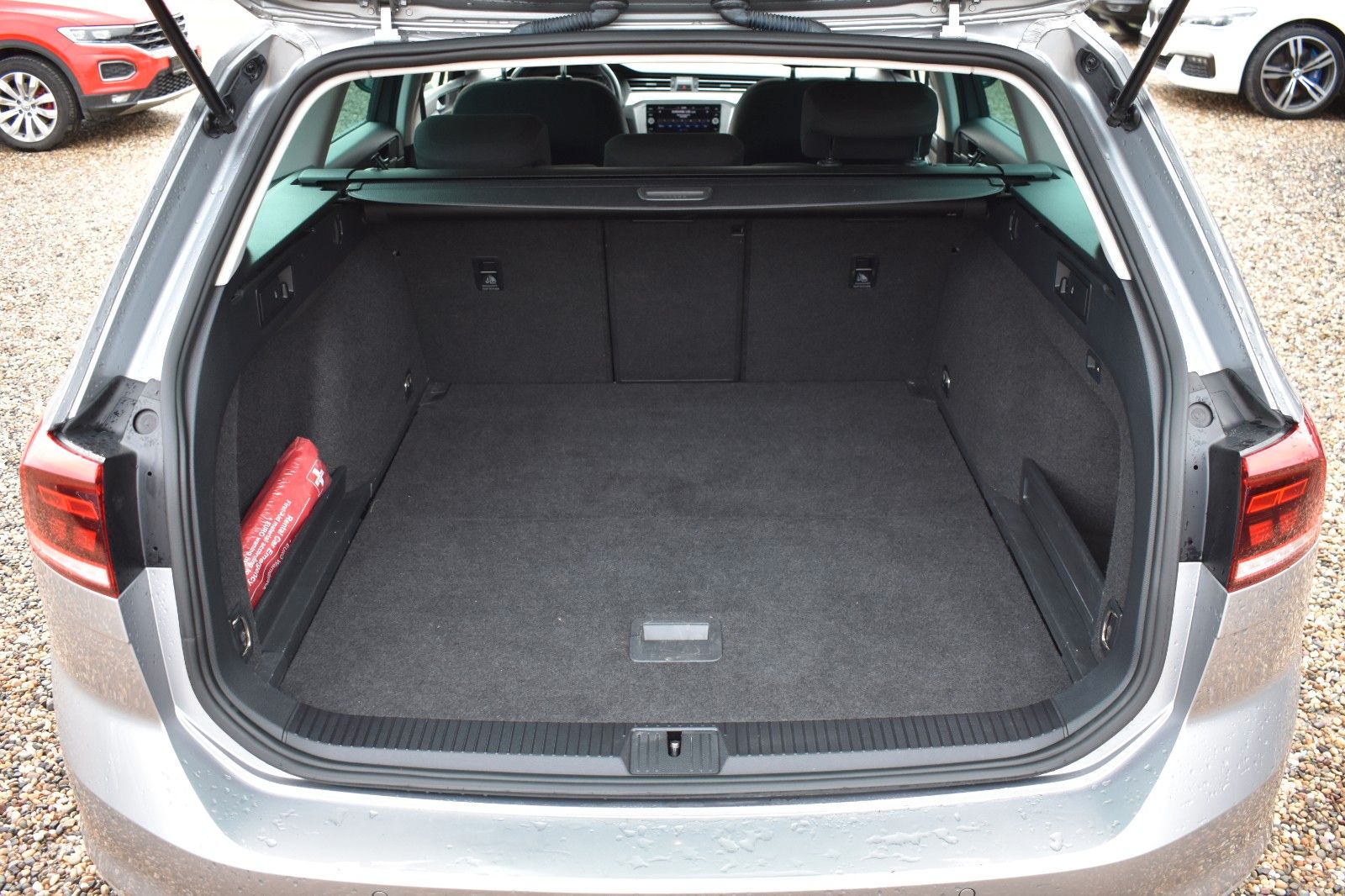 Fahrzeugabbildung Volkswagen Passat Variant Conceptline DSG AHK LED