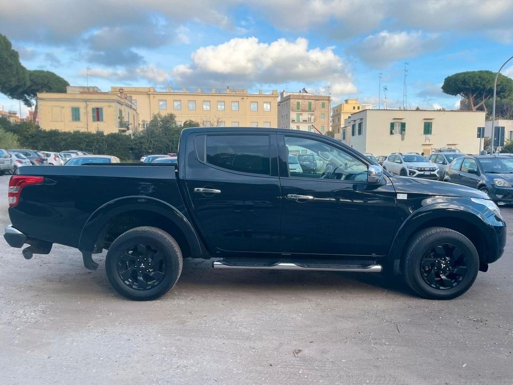Image of Mitsubishi L200
