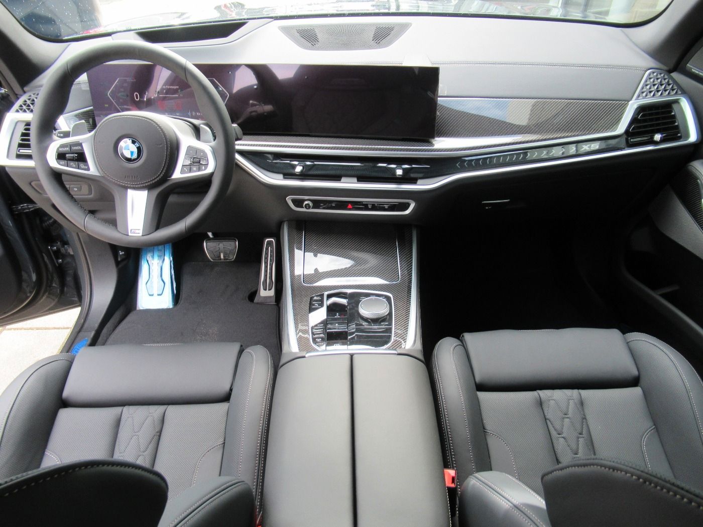 Fahrzeugabbildung BMW X5 xDrive30d M-Sport-Pro AHK/GSD/M-SportSitz/ACC