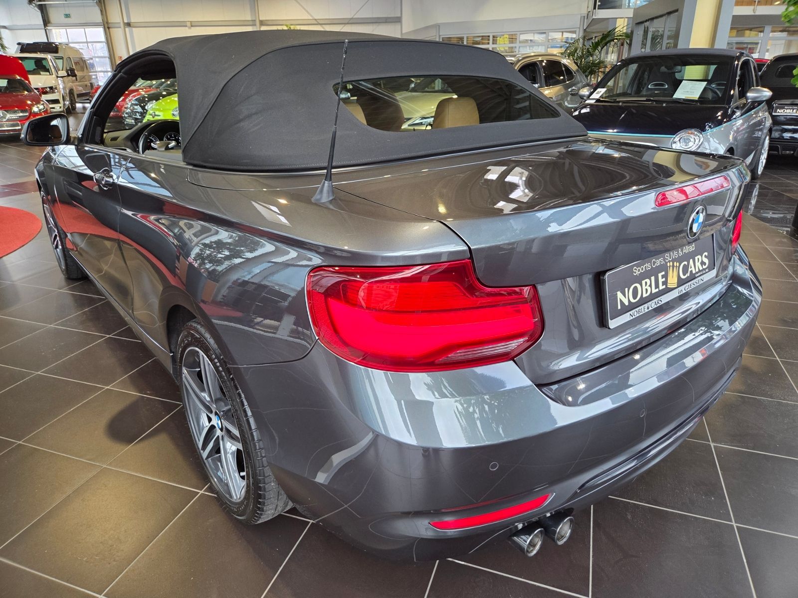 Fahrzeugabbildung BMW 220d Cabrio Sport Line H/K LED NAV SHZ PDC 17"