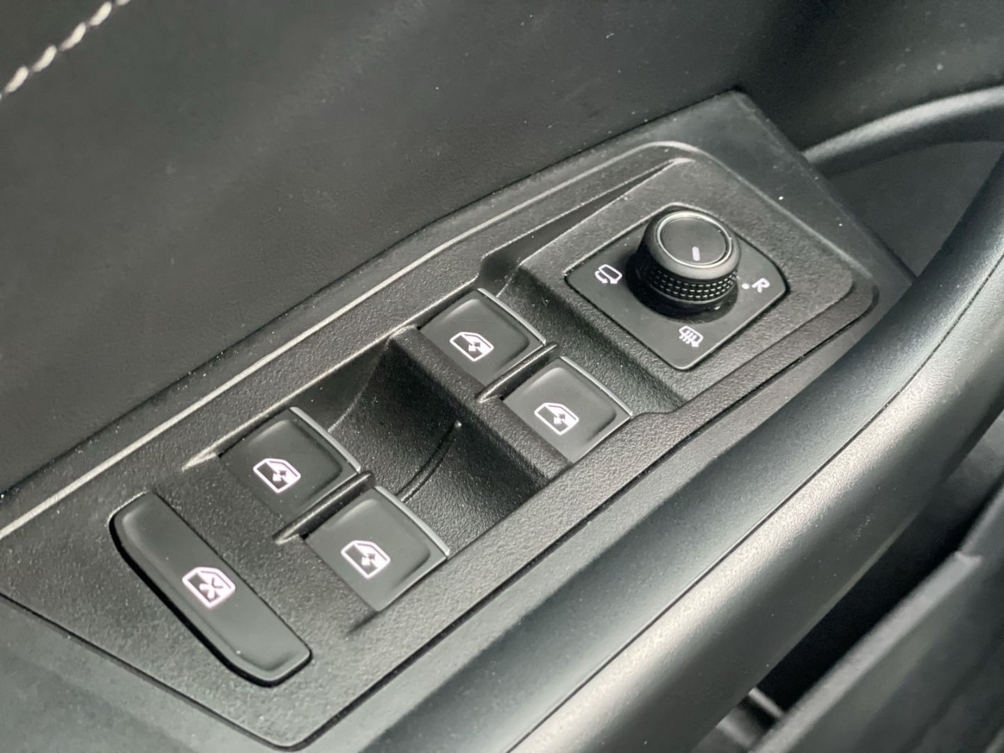 T-Roc 1.5 TSI DSG R-Line Black Style AHK/Kamera