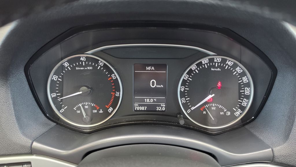 1.4 TSI AHK PDC SHZ Tempomat Garantie
