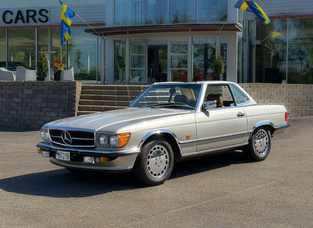 Mercedes-Benz 560SL R107 2 seat, convertible