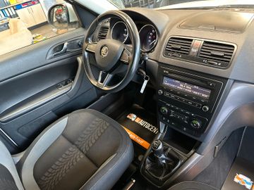Skoda Yeti Adventure *TÜV*Xenon*Scheckheftgepfl.*Navi*