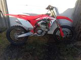 Honda CRF 250 R - HONDA MOTOCROSS DIRT BIKE