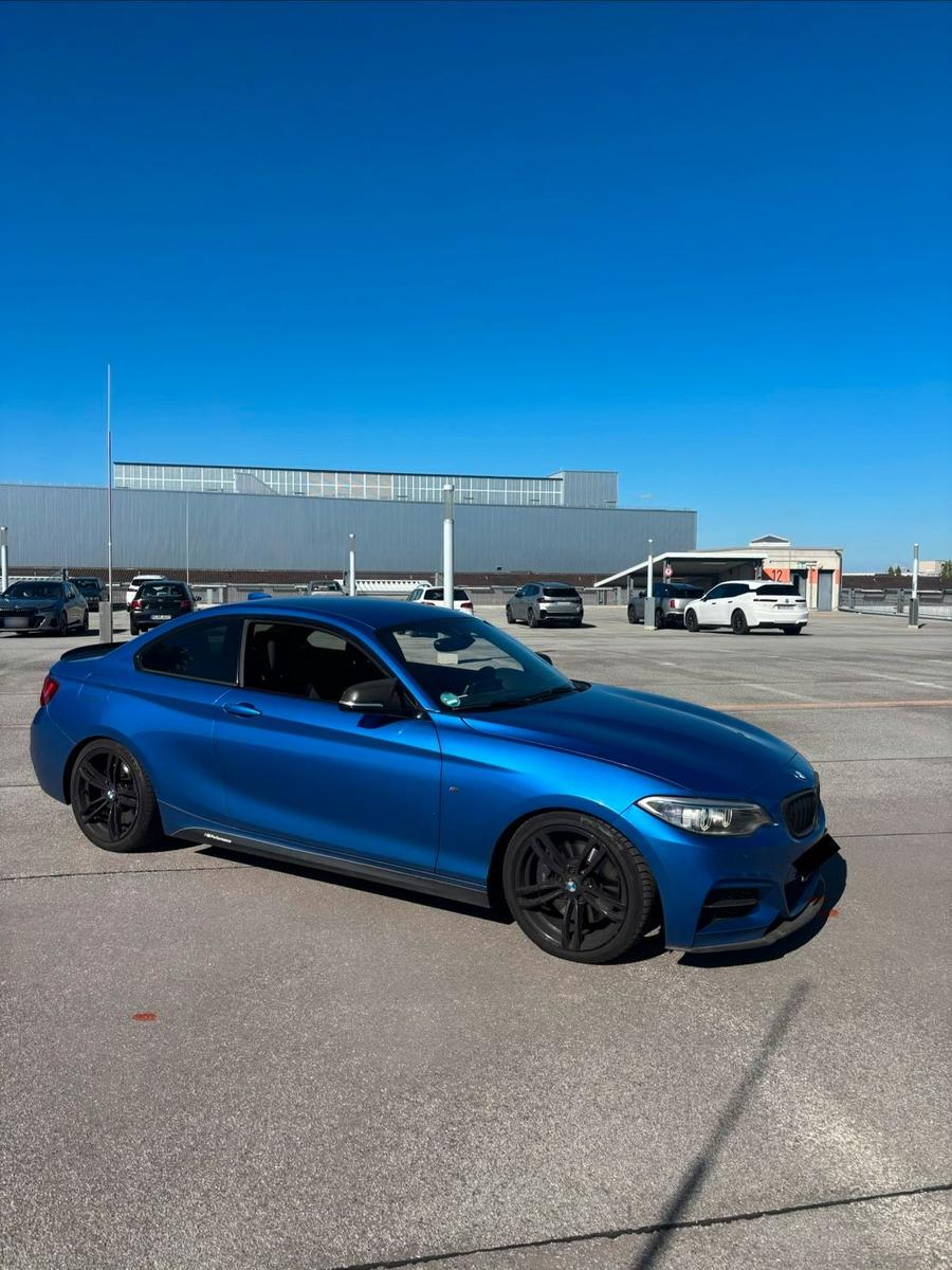 BMW M235