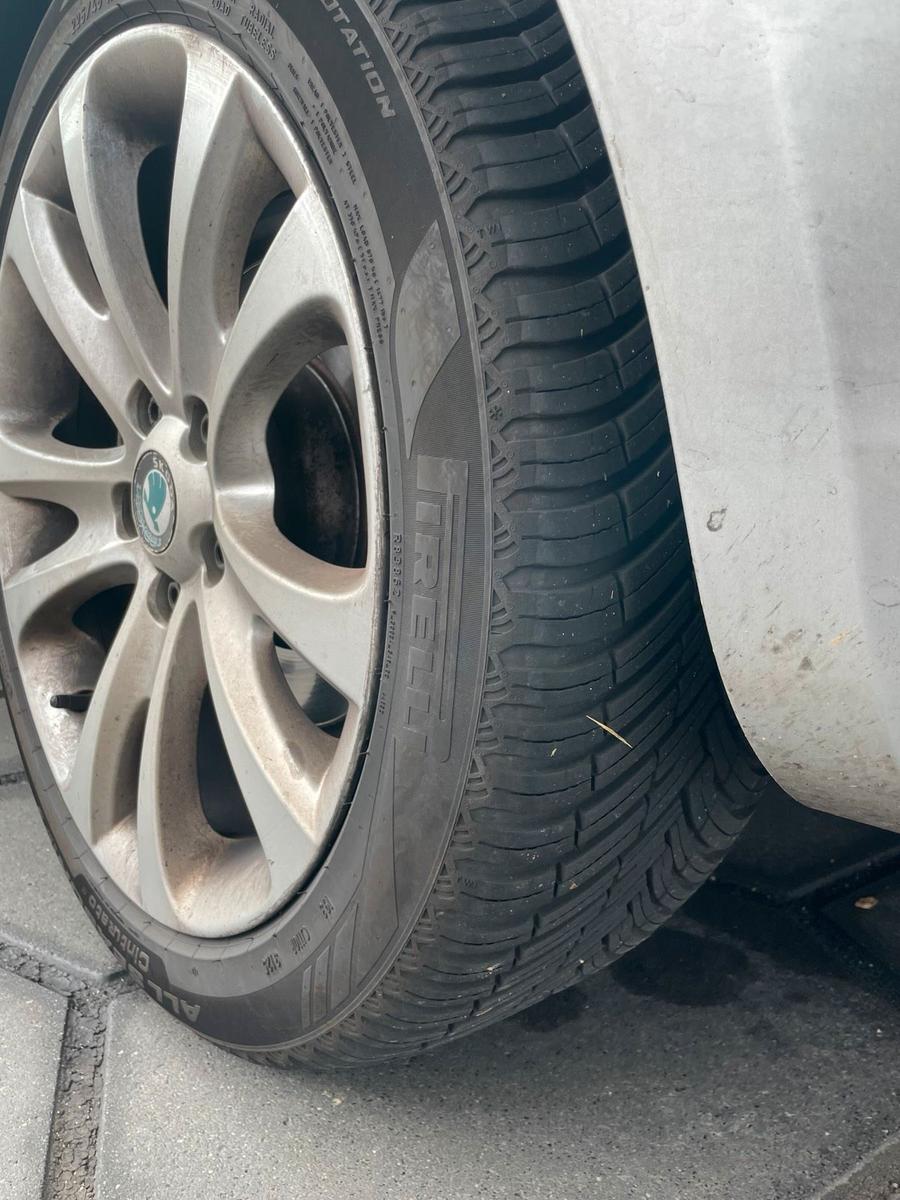 Skoda Superb 2012 — photo 11