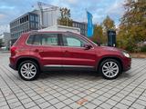 Volkswagen Tiguan 2.0 TDI Sport & Style BMT 4Motion/1.Hand - VW Tiguan Gebrauchtwagen in München