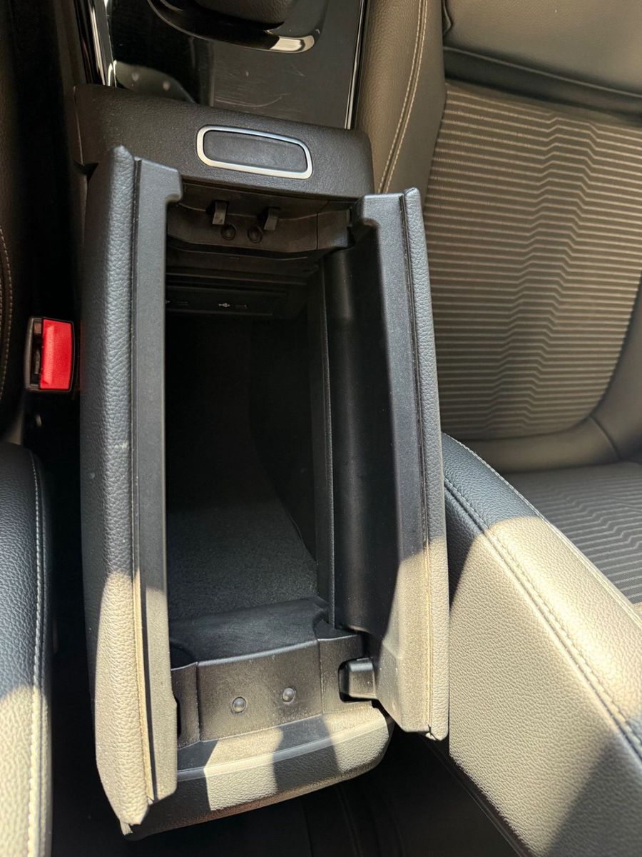 Fahrzeugabbildung Mercedes-Benz A 250 e Progressive DAB Licht- u. Sicht-Paket