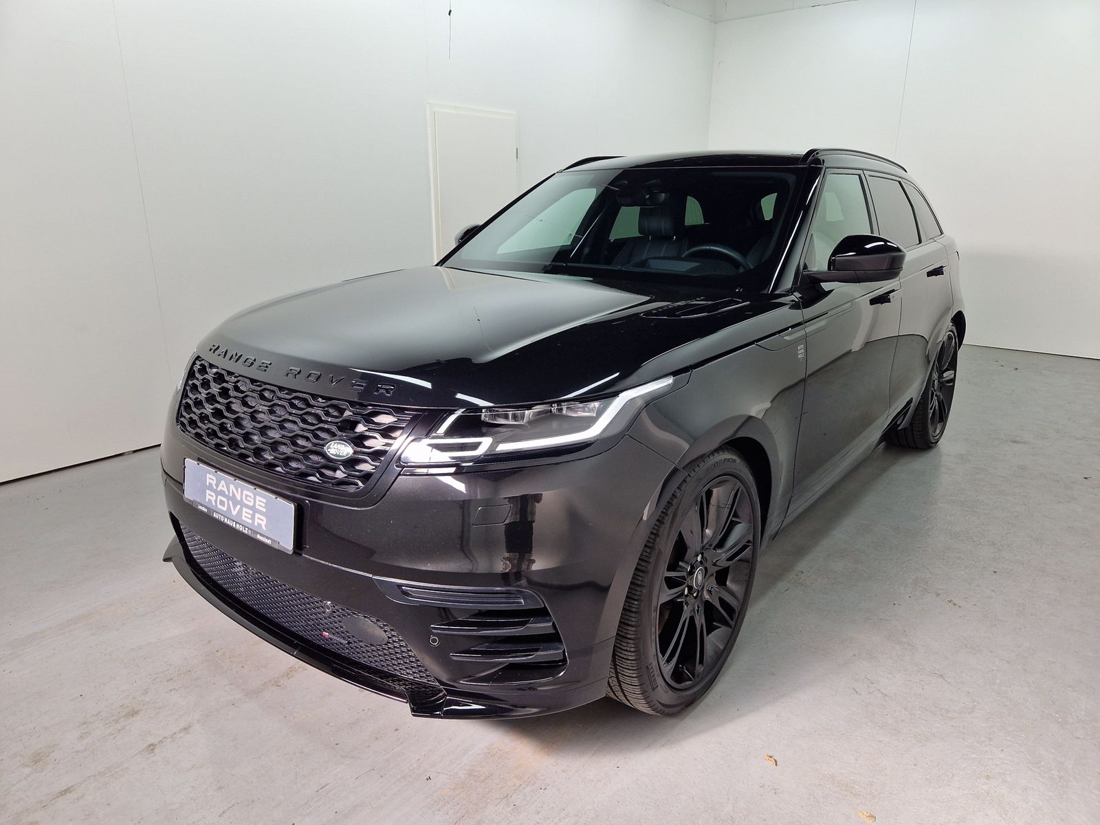 LAND ROVER Range Rover Velar  D300 R-Dynamic HSE AHK Black