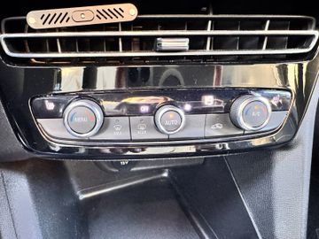 Bild 20 Opel Mokka-e Ultimate NAVI/SHZ+LHZ/PDC v+h+CAM/TOTWIN