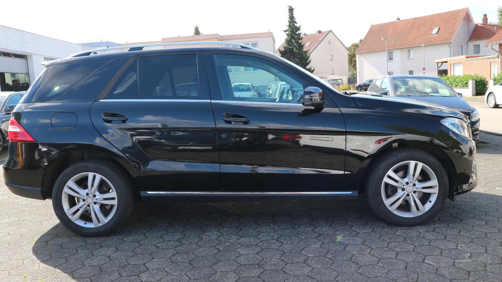Mercedes-Benz ML 350 CDI BlueTec 4Matic AHK/Leder/NAVI/Xenon..