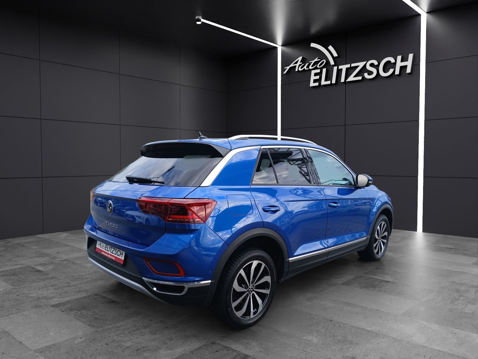 Fahrzeugabbildung Volkswagen T-Roc TSI Style Matrix AHK Kamera ACC Keyless Na