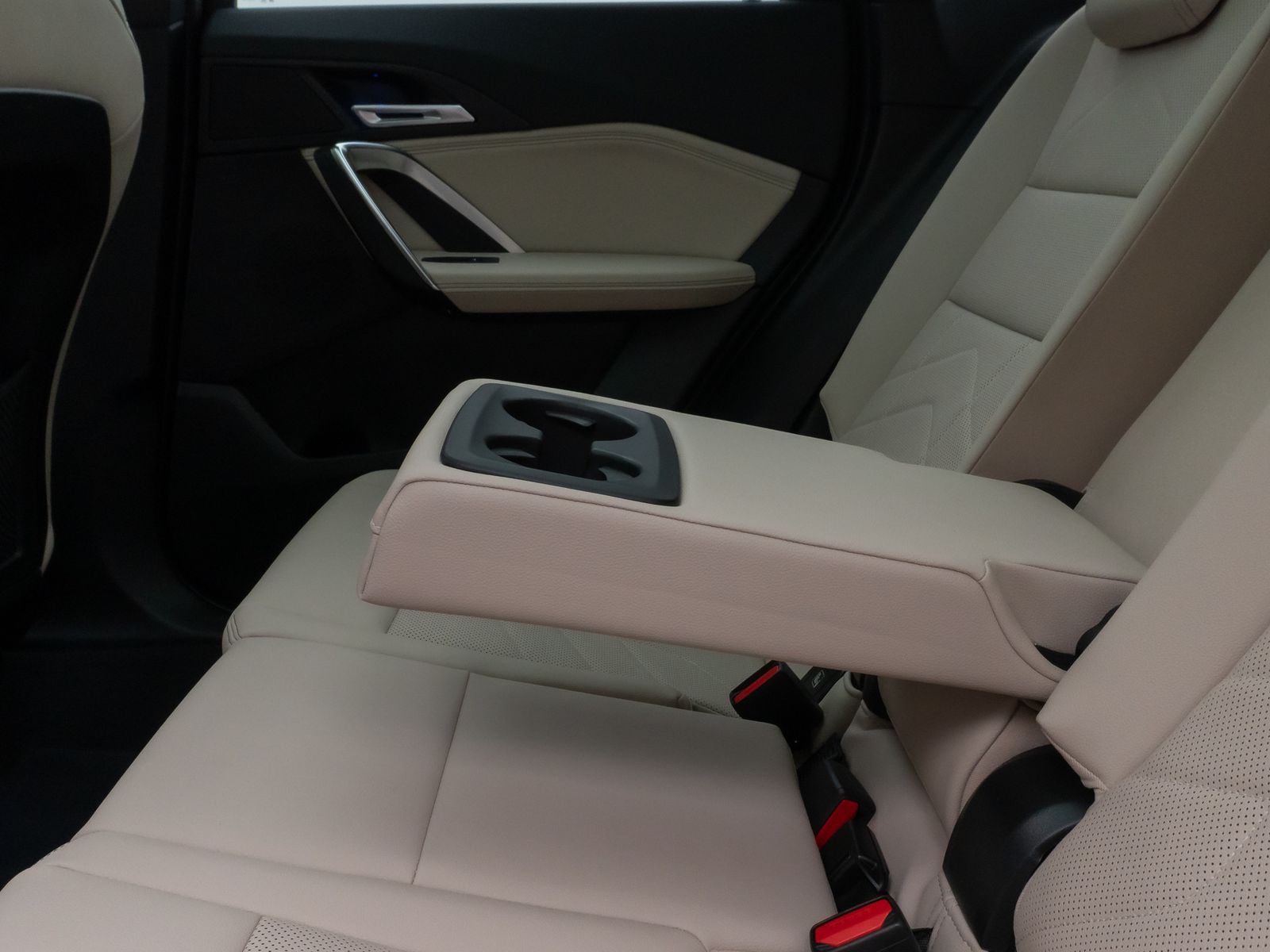 Fahrzeugabbildung BMW X1 xD23d M Sport Panorama 360°HUD DAB AHK 19Zoll