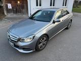 Mercedes-Benz E 200  Avantgarde BlueTec*AUTO*NAVI*LED*PDC* - Mercedes-Benz E-Class in Stuttgart