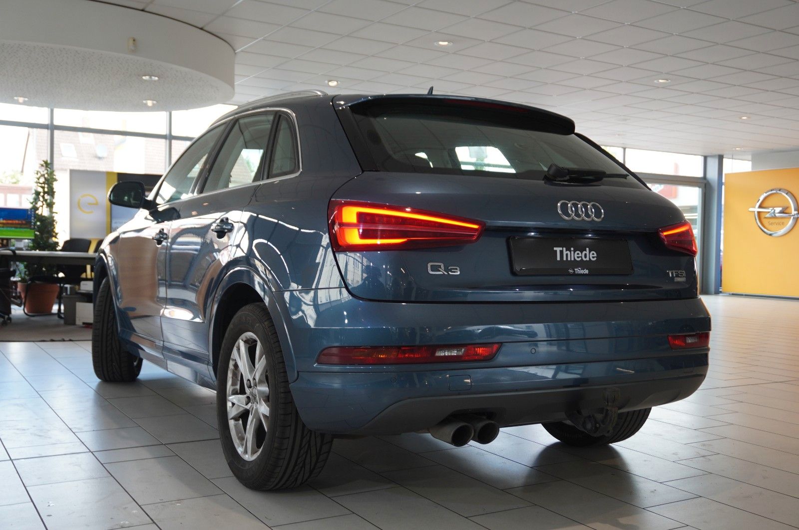 Fahrzeugabbildung Audi Q3 1.4 TFSI ULTRA SPORT NAVI/SHZ/PDC/SPORT/AHK