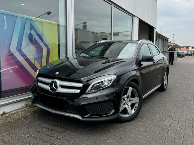 MERCEDES-BENZ GLA 220 CDI d 4Matic BI-Xenon/Leder/HarmanKardon