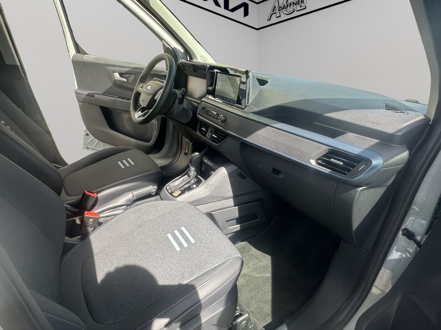 Fahrzeugabbildung Ford Tourneo Courier Active 1.0 EcoBoost WINTERPAKET