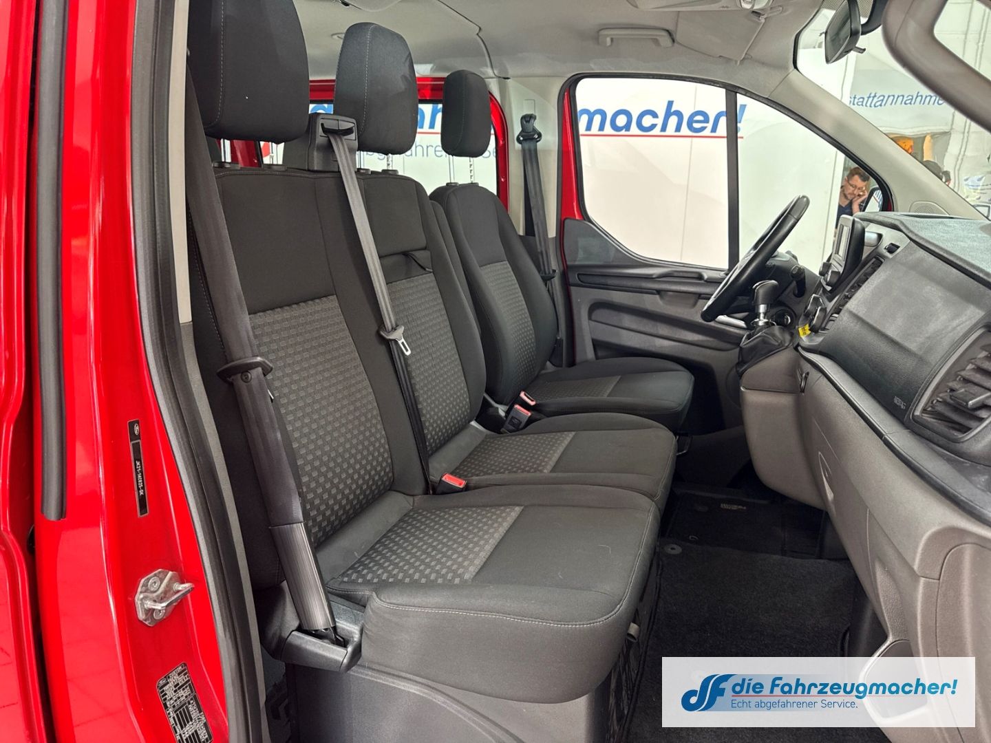 Fahrzeugabbildung Ford Transit Custom Tourneo 320 L1 Trend 2.0 TDCi EU6