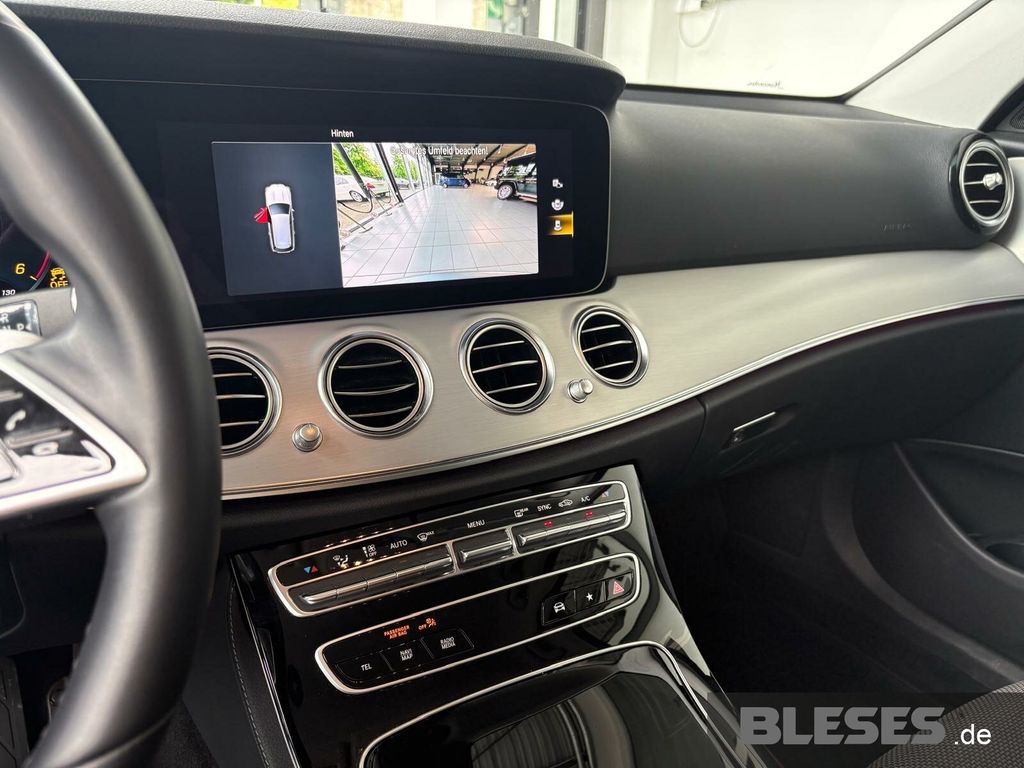 MERCEDES-BENZ E 220 – Bild 12