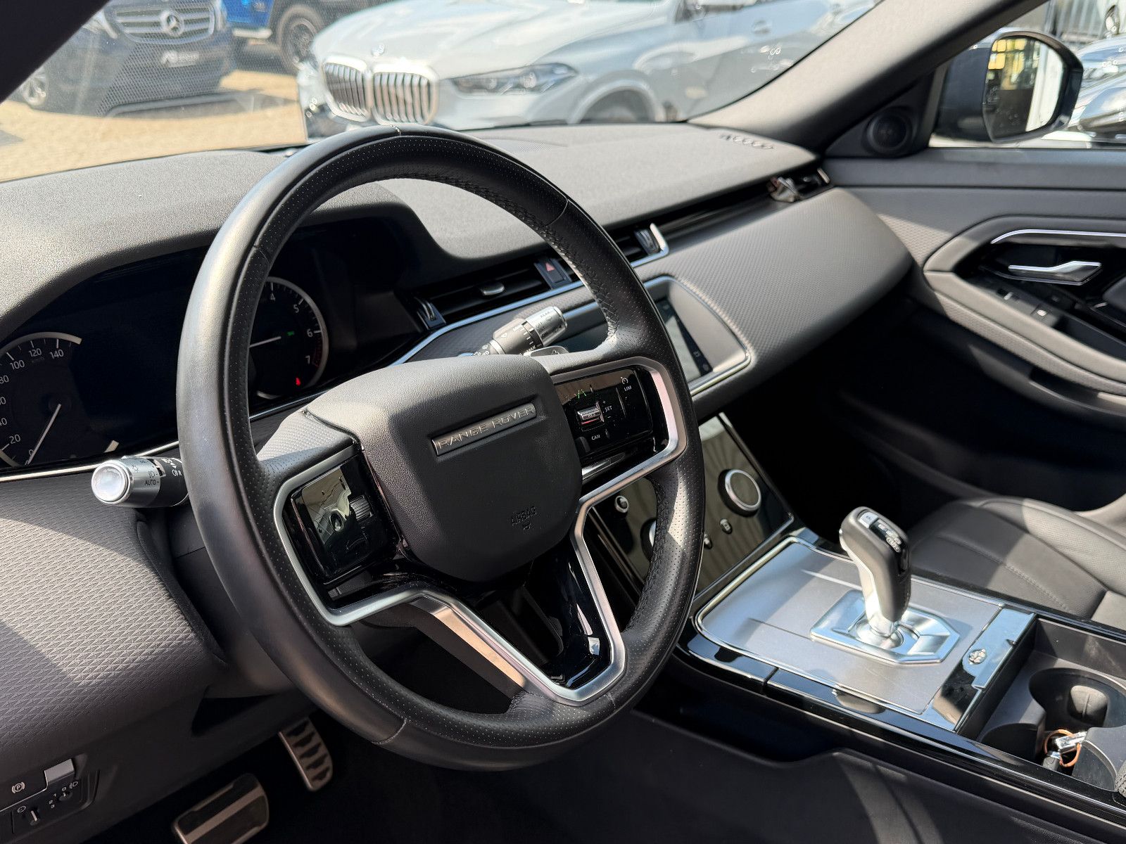 Fahrzeugabbildung Land Rover Range Rover Evoque S Hybrid /R-DYNAMIC/PANO/KAM