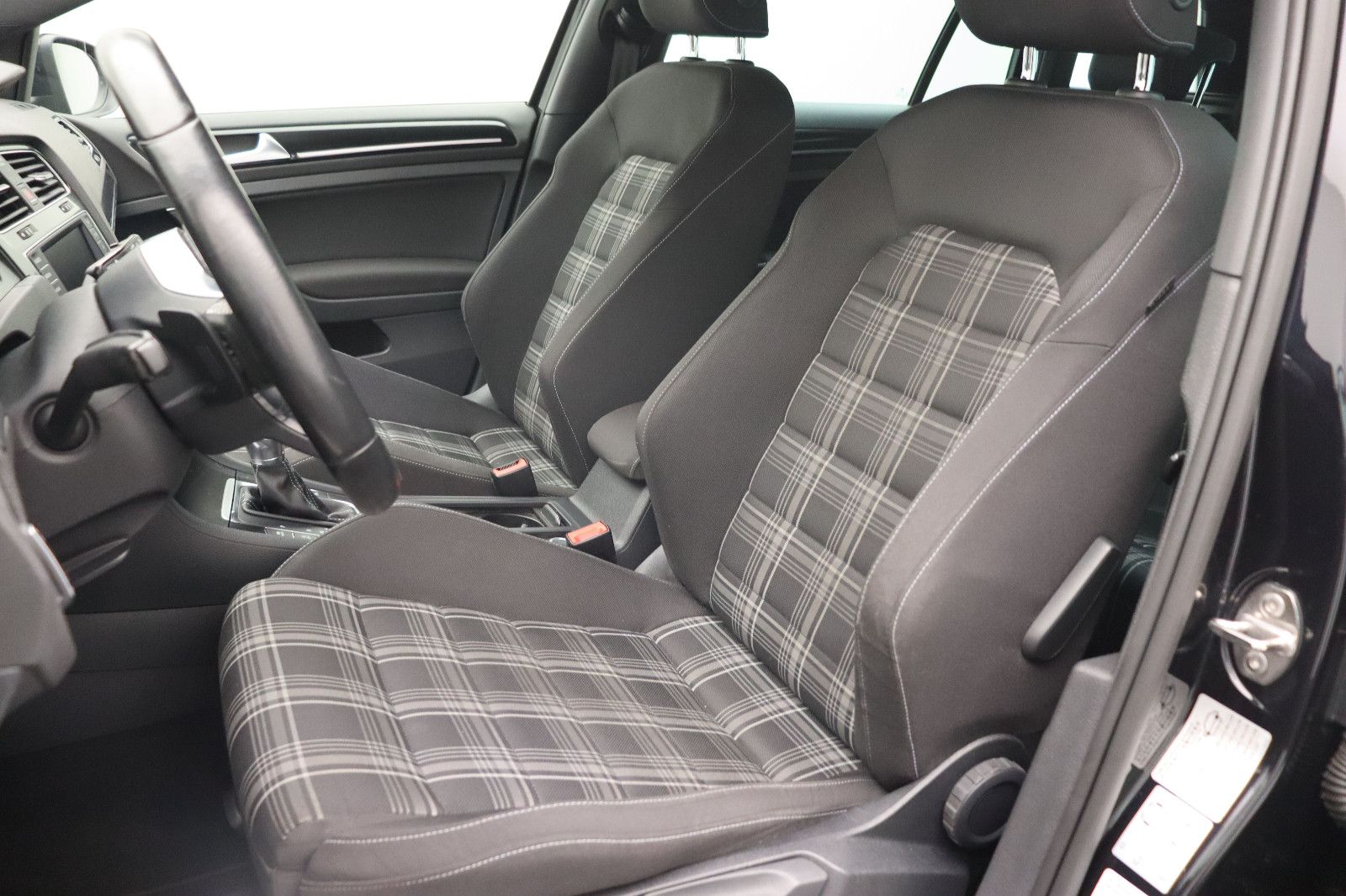 Fahrzeugabbildung Volkswagen Golf VII Variant 2.0 GTD  ACC Kamer Sport Xenon