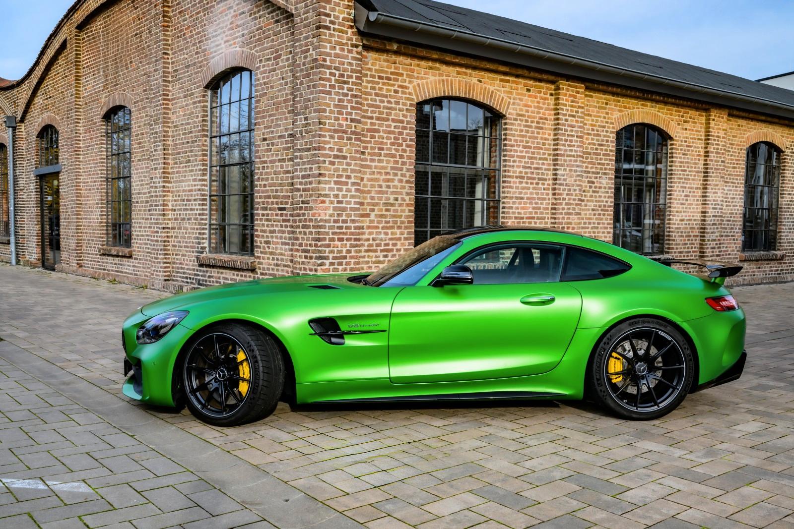 Mercedes-Benz AMG GT R