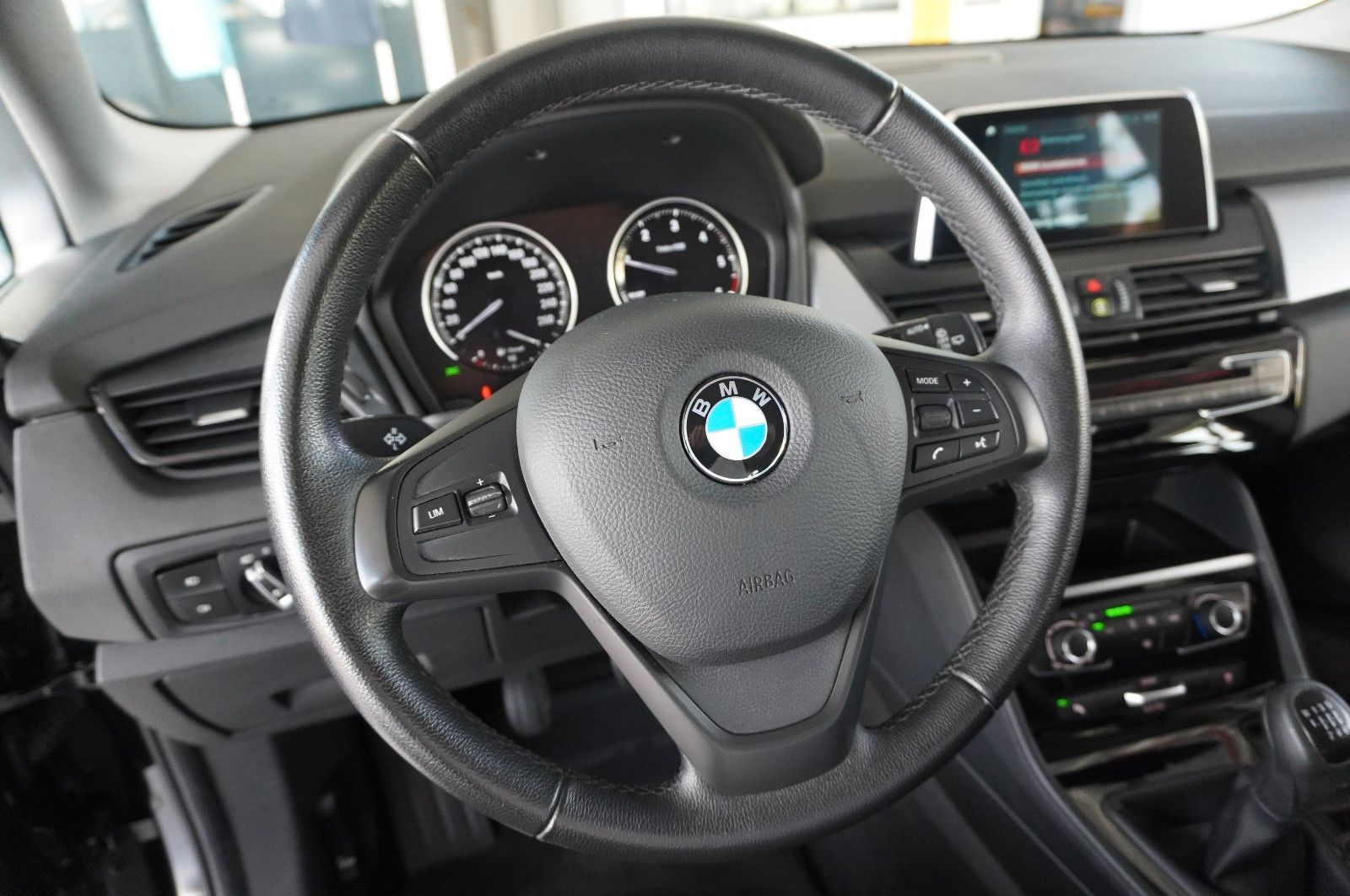 Fahrzeugabbildung BMW 216d Active Tourer NAVI/PDC/ALU/EU6dTemp