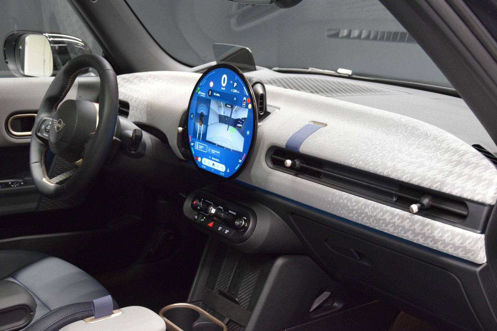 Fahrzeugabbildung MINI Cooper S Favoured Trim M Pano HuD Leder 18 Zoll