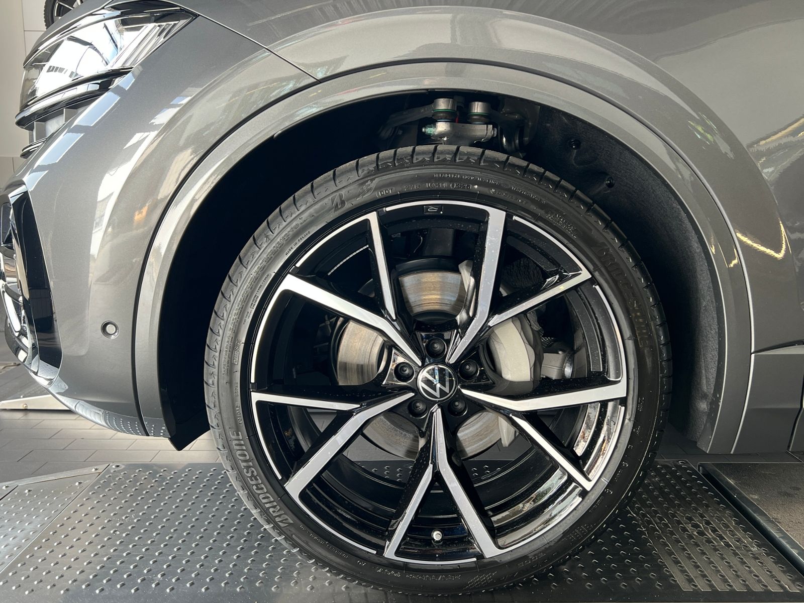 Fahrzeugabbildung Volkswagen Touareg R-Line 3.0 V6 TDI 4MOTION *Luftfederung,