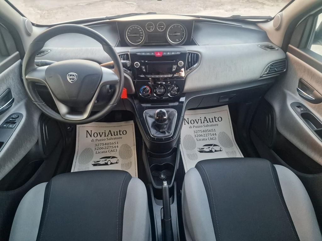 Lancia Ypsilon