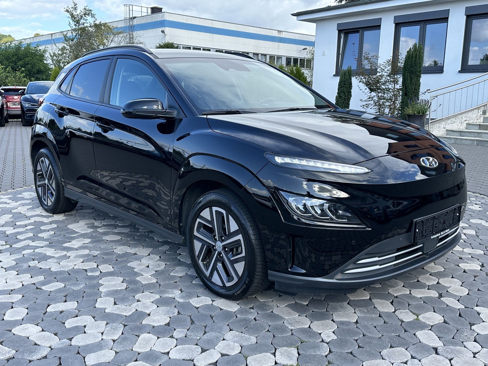Hyundai Kona Elektro Trend LED ACC CAM NAV WÄPU AHK 64KW imagem 2