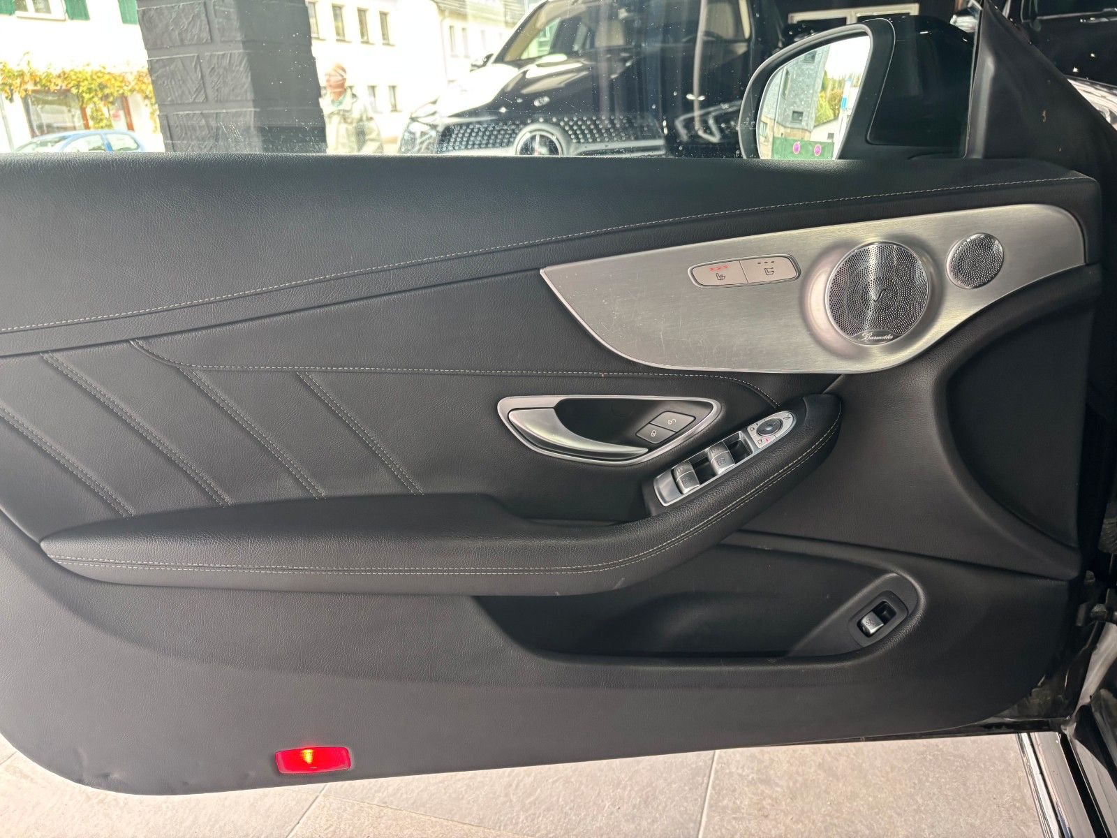 Fahrzeugabbildung Mercedes-Benz C 63 AMG Cabrio*Burmester*Ambiente*HUD*S-Auspuff
